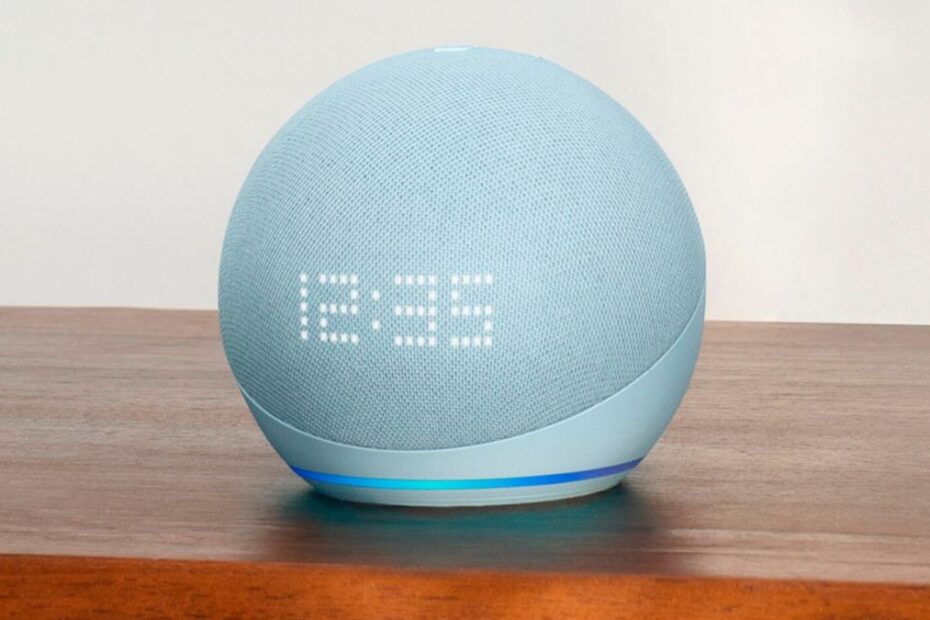 Amazon Echo Dot with Clock, leaked by Twitter user SnoopyTech