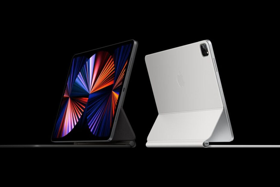 Two iPad Pro 2021 models with keyboard accessories