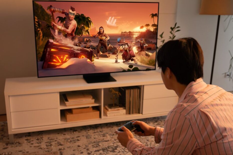 Someone playing Sea of Thieves via Xbox Cloud Gaming on a Samsung Smart TV